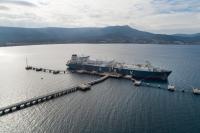 Unité de regazéification et de stockage ( FSRU ) Neptune au large d'Izmir, en Turquie.