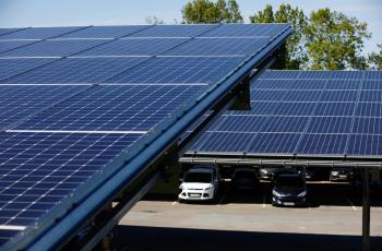 Carport rooftops at Saft’s plant in Poitiers